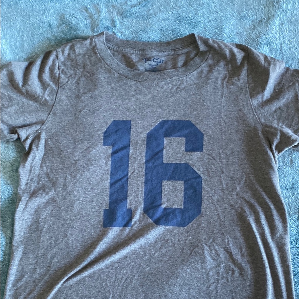 Gray T-Shirt with Blue Number 16